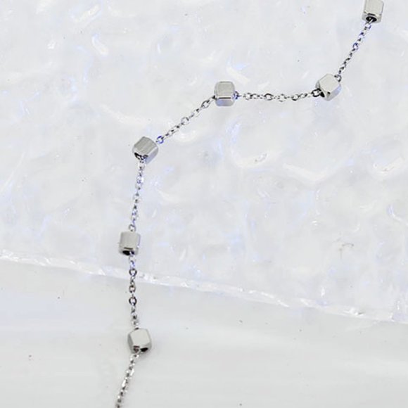 DARBY Square Bead Bracelet - Picture 2 of 7